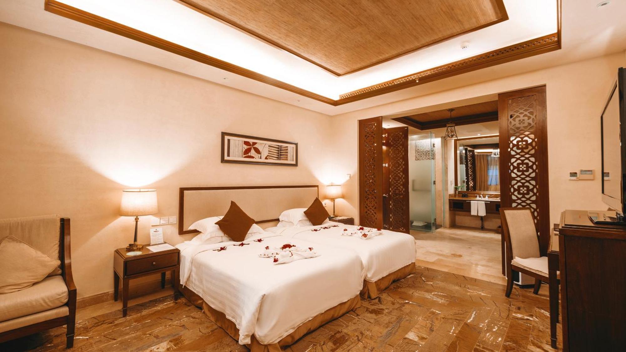 Stony Brook Villa Jianguo Resort Санья Экстерьер фото