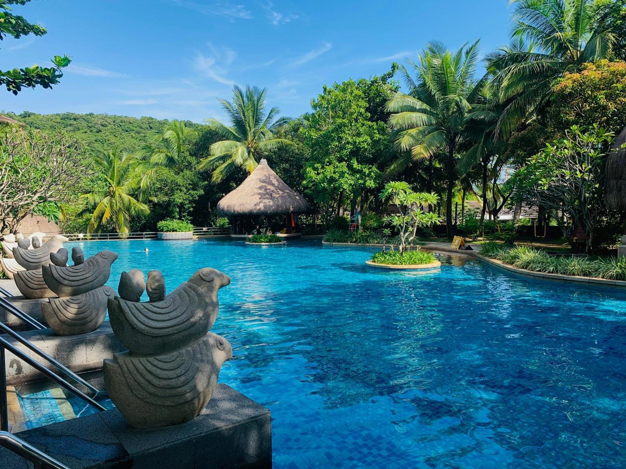 Stony Brook Villa Jianguo Resort Санья Экстерьер фото