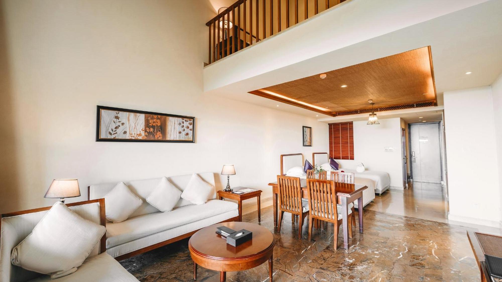 Stony Brook Villa Jianguo Resort Санья Экстерьер фото