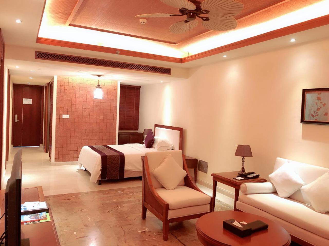 Stony Brook Villa Jianguo Resort Санья Экстерьер фото